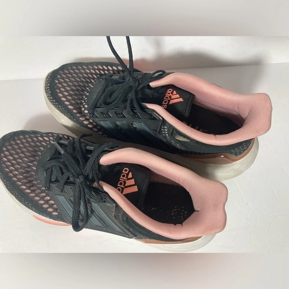 Adidas Ubounce running shoes athletic hiking shoes Size 6.5 pink black